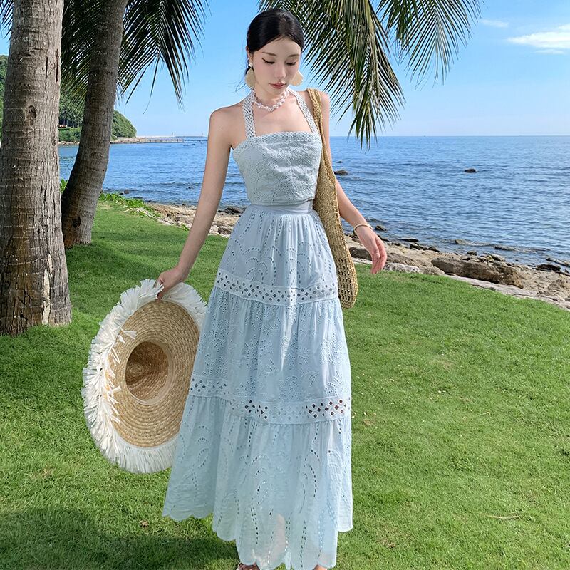 【dress】刺繍ホルターネックカットワークワンピース　M30102