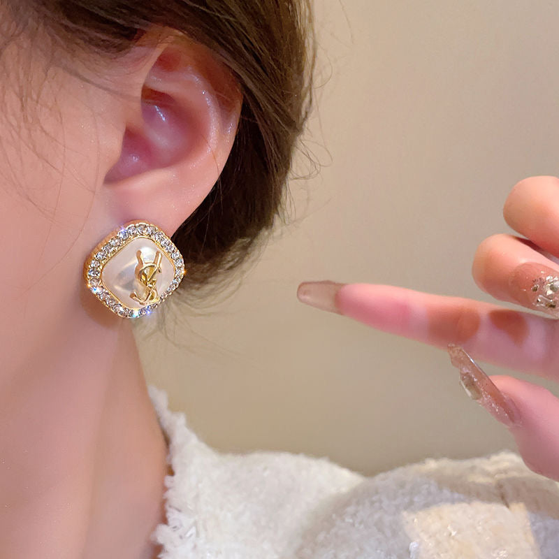 【小物】英字柄ピアスアクセサリーF7804