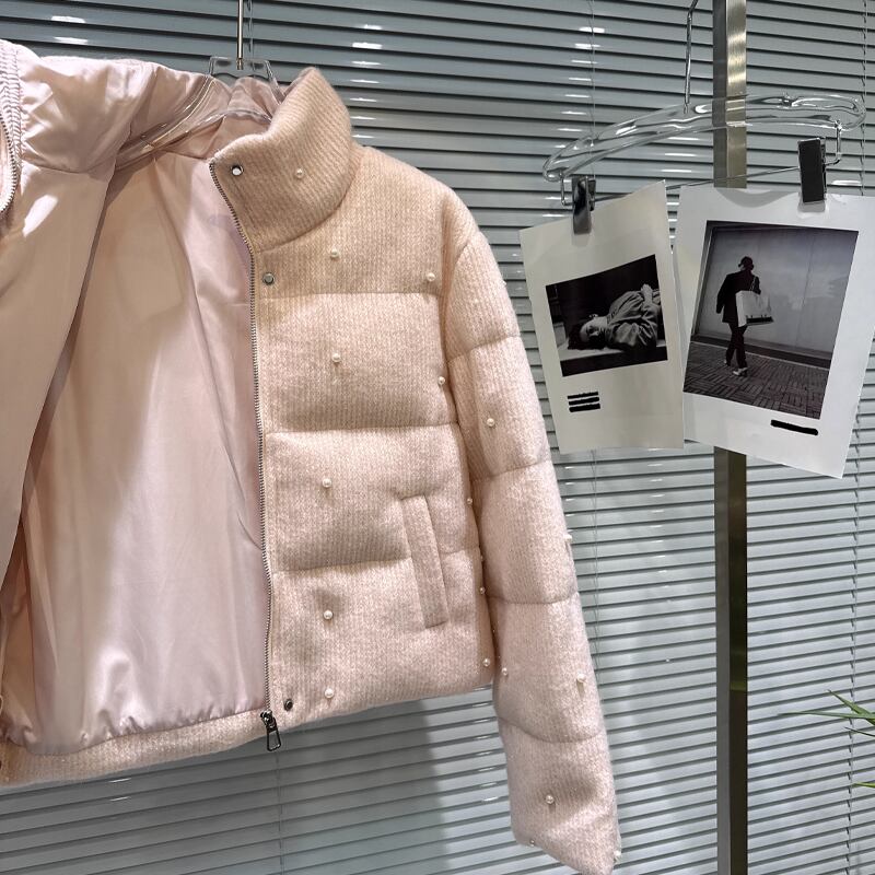 【outer】パール付きハイネック中綿コート Q7332