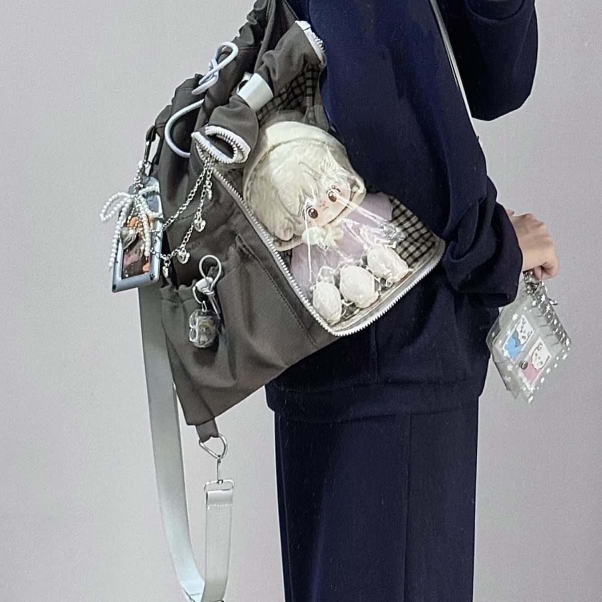 【GOODS】痛バック 20cm人形 収納 絞りデザイン リュックサック Ｑ2253