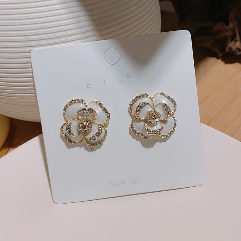 【小物】存在感 chicエレガントオシャレパール花形ピアスアクセサリー