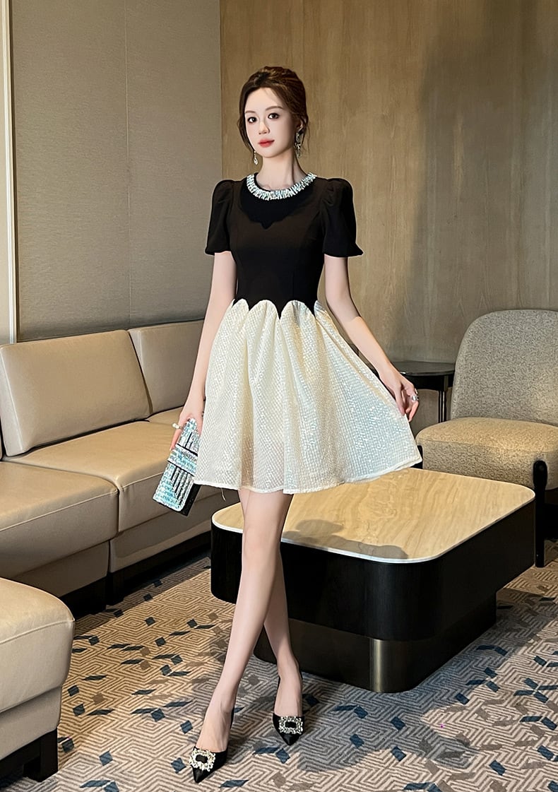 【dress】ビジュー切り替えデートワンピース　M24278
