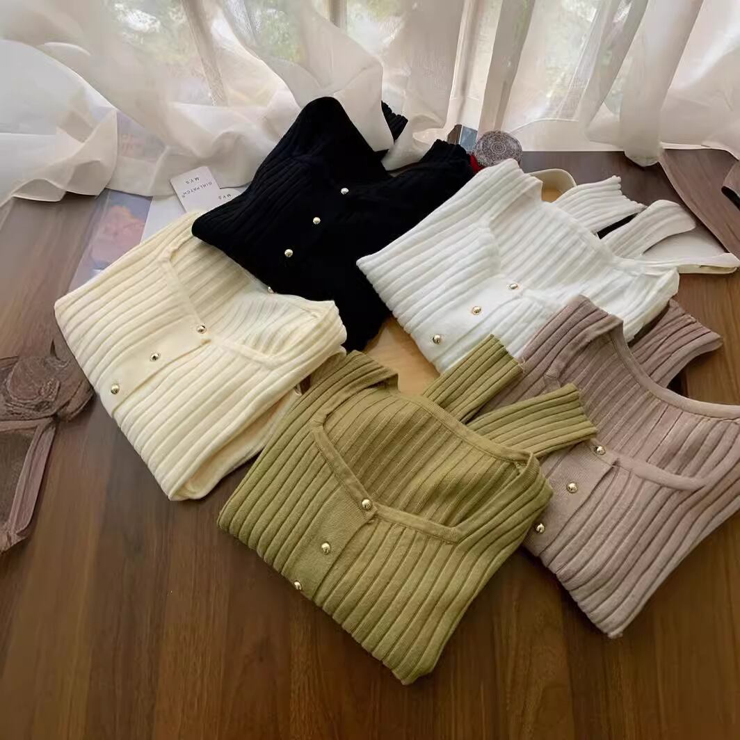 【outer】ボタンデザインニットセーター　M29417