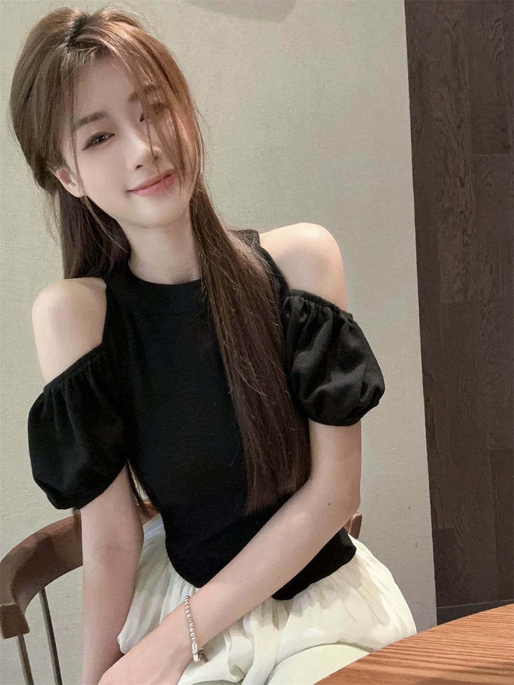 【tops】オフショルダーTシャツ　M24131