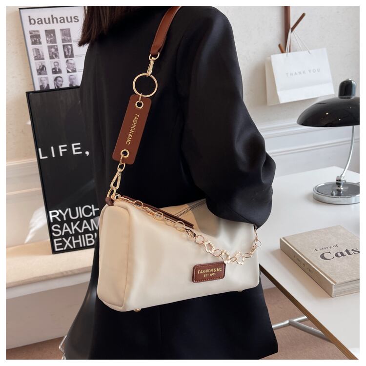 【小物】ファッション 高級感シンプル合わせやすい高品質オシャレ肩掛け斜め掛けG5360