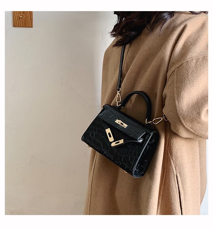 【小物】高級感 合わせやすいシンプルオシャレINS風肩掛け斜め掛けバッグ G2618