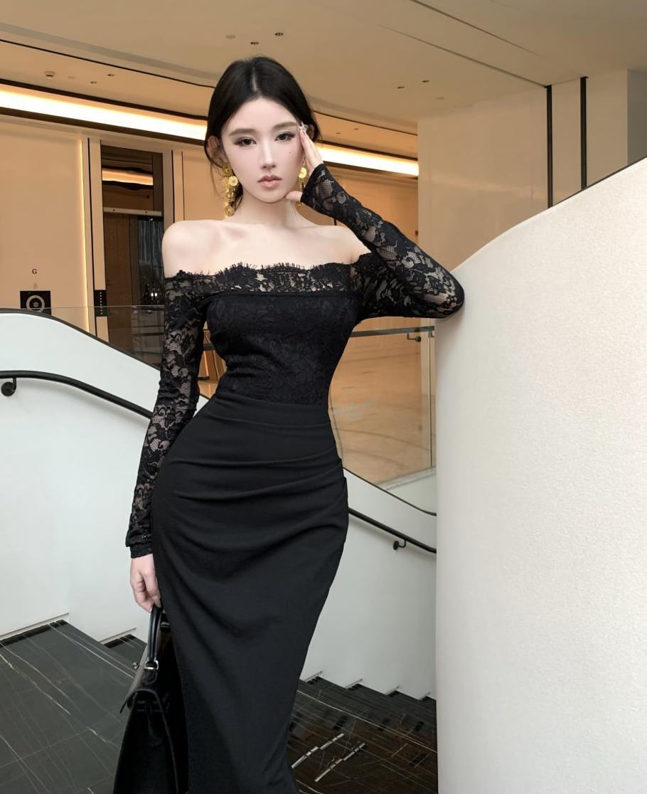 【dress】オフショルダーレースドッキングワンピース Q7421