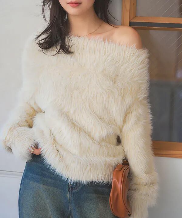【tops】シャギーオフショルダーニットセーター　M28551