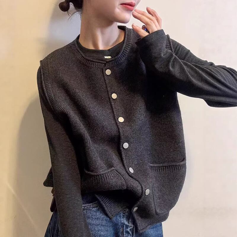 【outer】4色展開ニットベスト Q7779