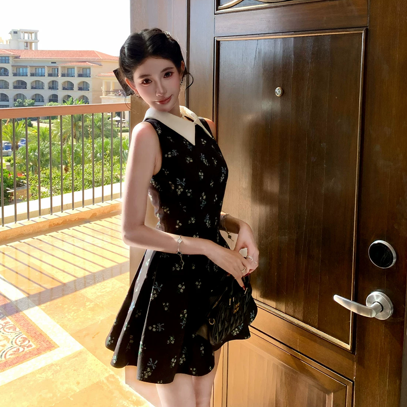 【dress】ノースリーブ花柄フレアミニワンピース Q8413