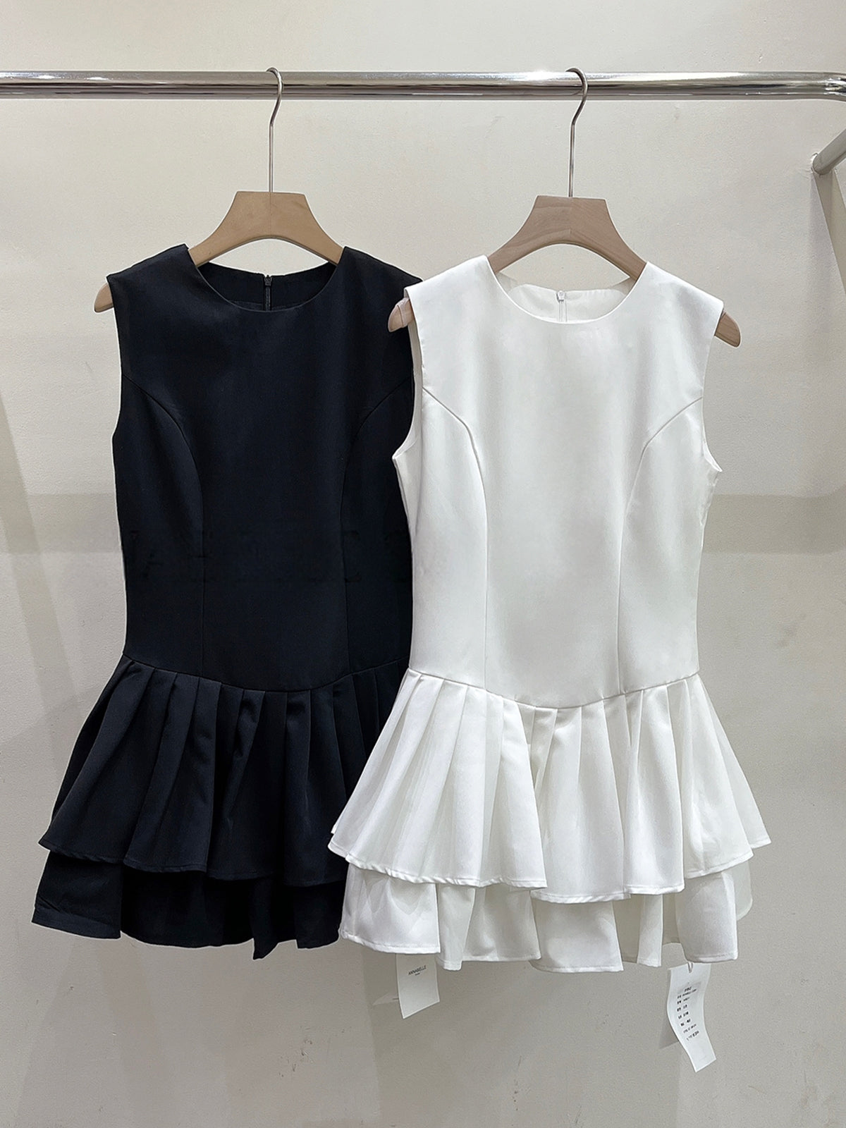 【dress】ノースリーブAラインティアードワンピース Q8812
