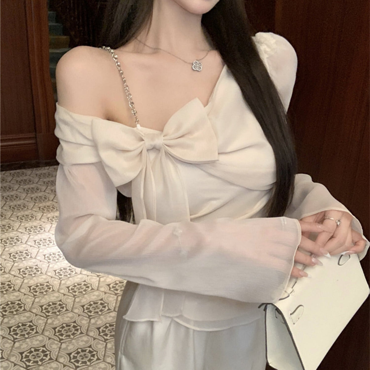 【tops】リボンチェーンストラップトップス　N3025