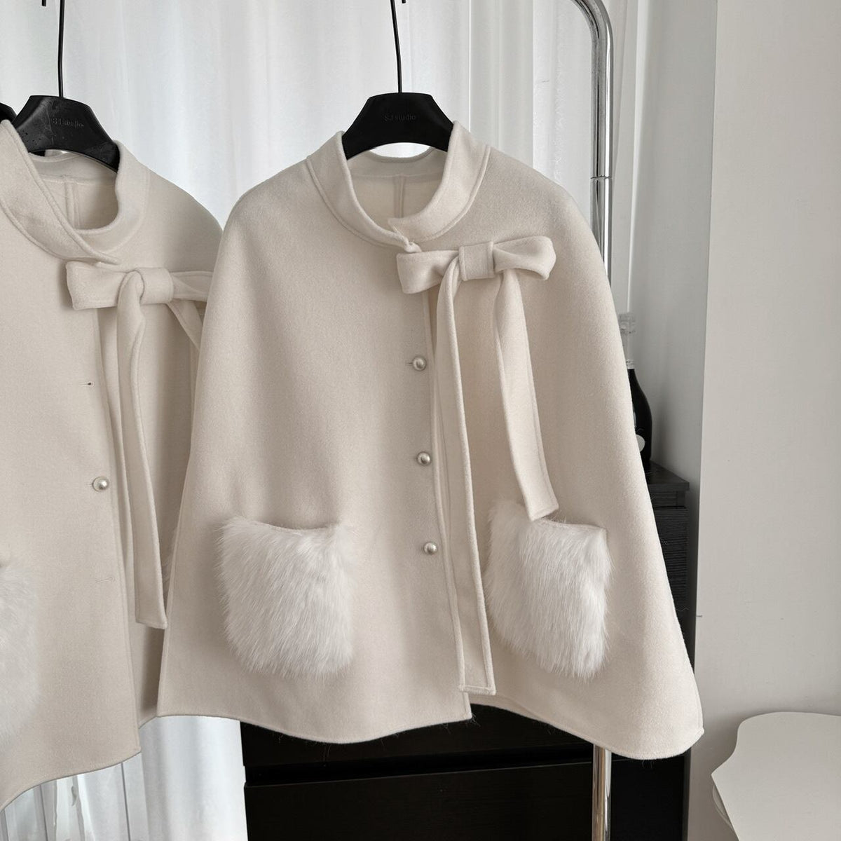 【outer】ポケファーケープコート　M27597
