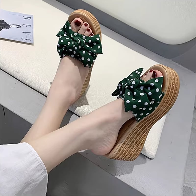 【Shoes】ドット柄厚底サンダル Q8441