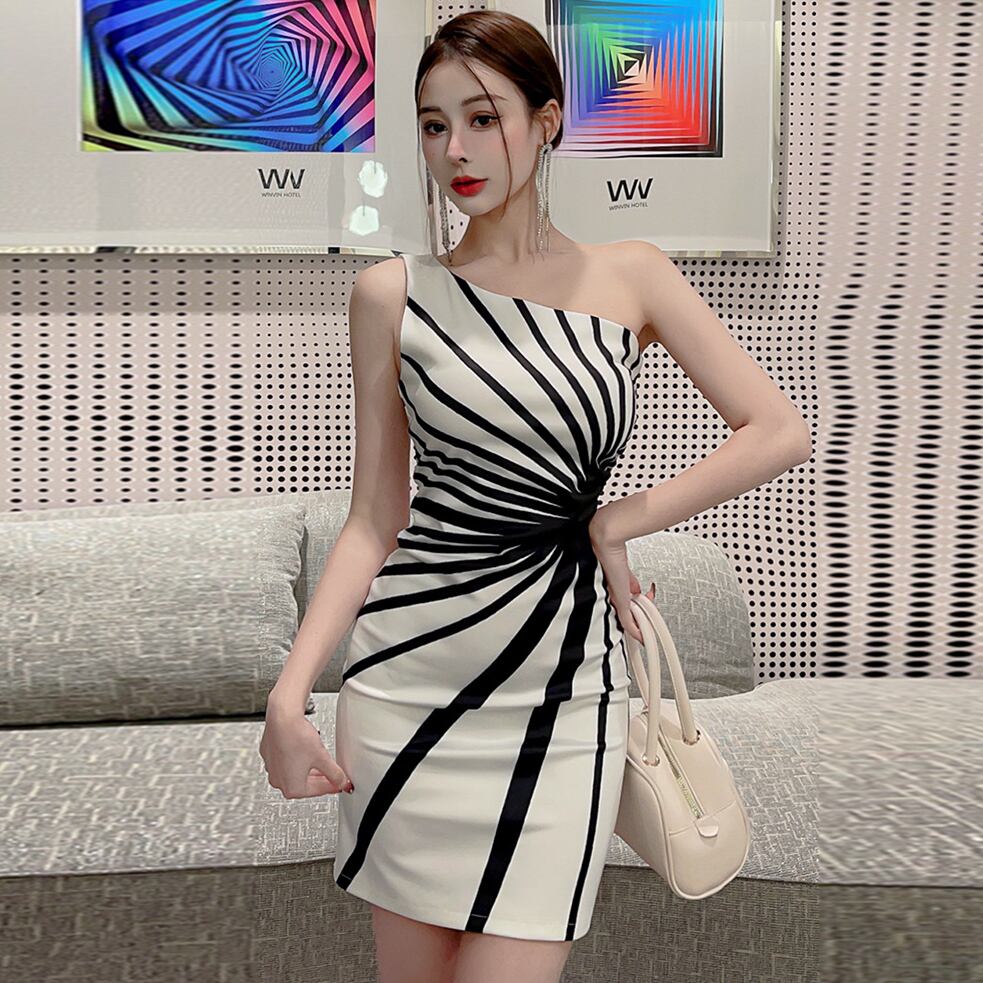 【dress】オフショルダーストライプ柄ワンピース G21299