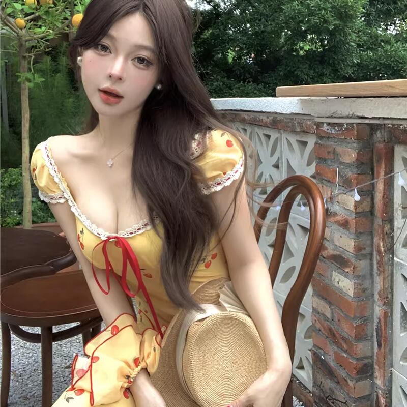 【dress】レース付きチェリー柄ワンピース Q8332