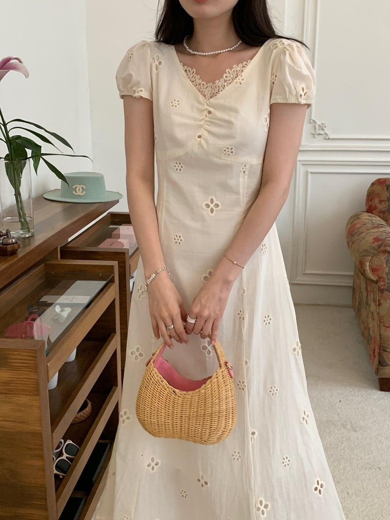 【dress】Vネックカットワークワンピース　M23891