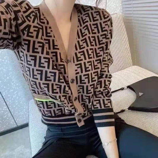 【outer】2色VネックニットカーディガンG23470