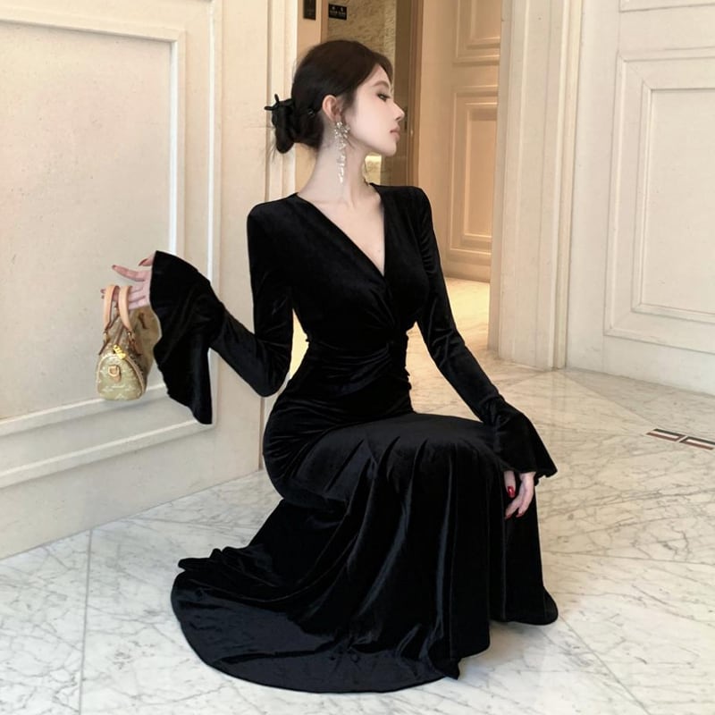 【dress】Vネックベルベットワンピース Q7423