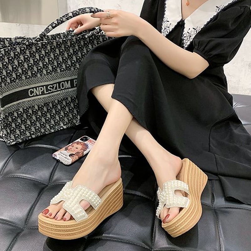 【Shoes】パール付き厚底サンダル Q8432
