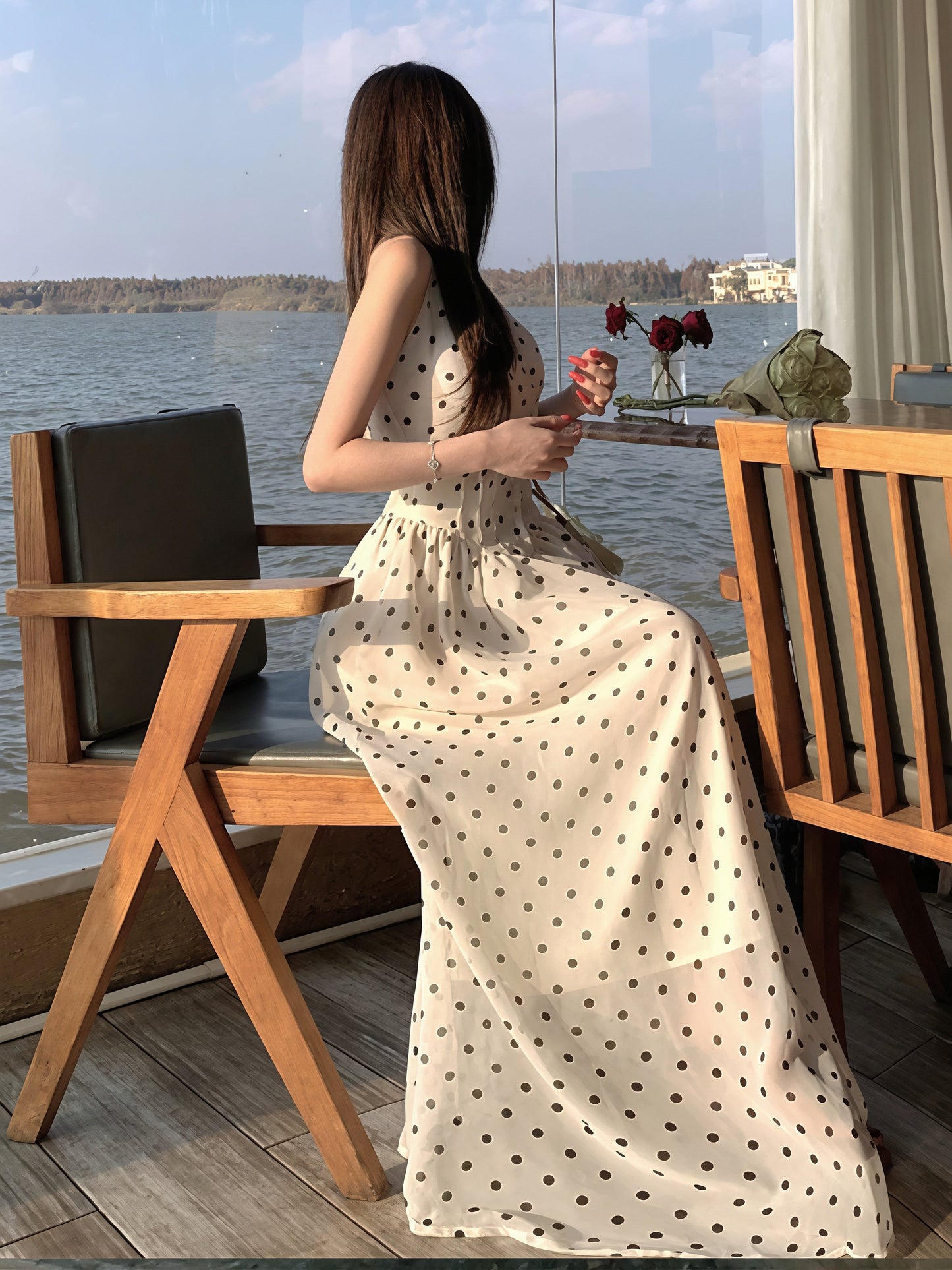 【dress】ドット柄ホルターネックAラインワンピース Q8842