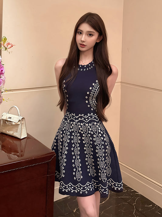 【dress】ノースリーブ刺繍柄ワンピース Q8869