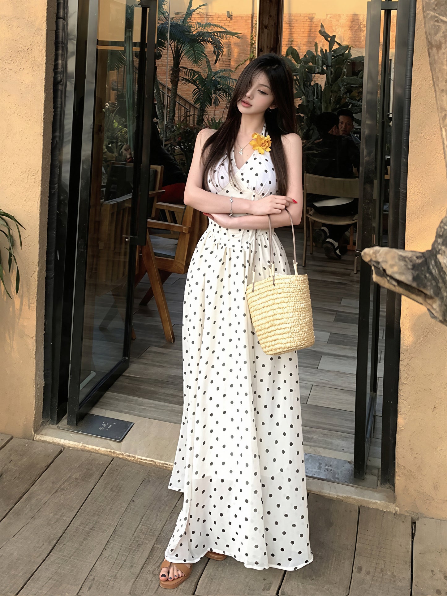 【dress】ドット柄ホルターネックAラインワンピース Q8842