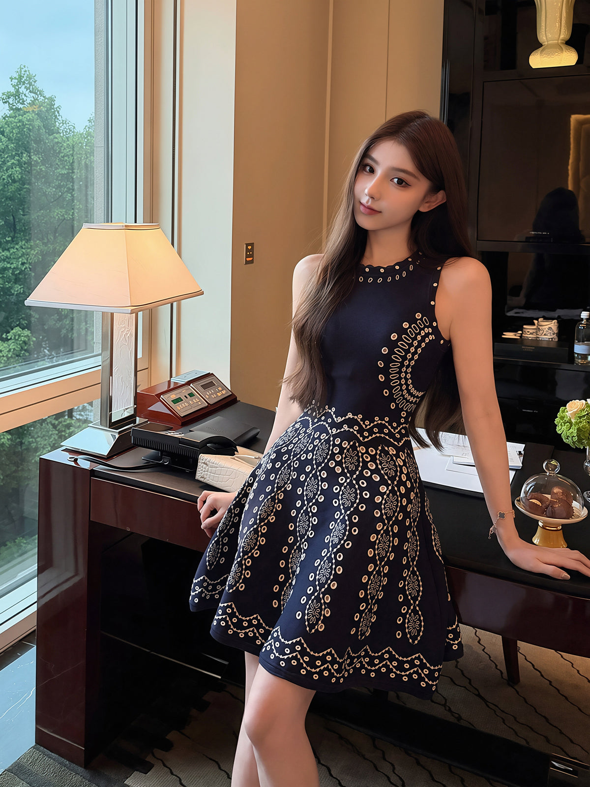 【dress】ノースリーブ刺繍柄ワンピース Q8869