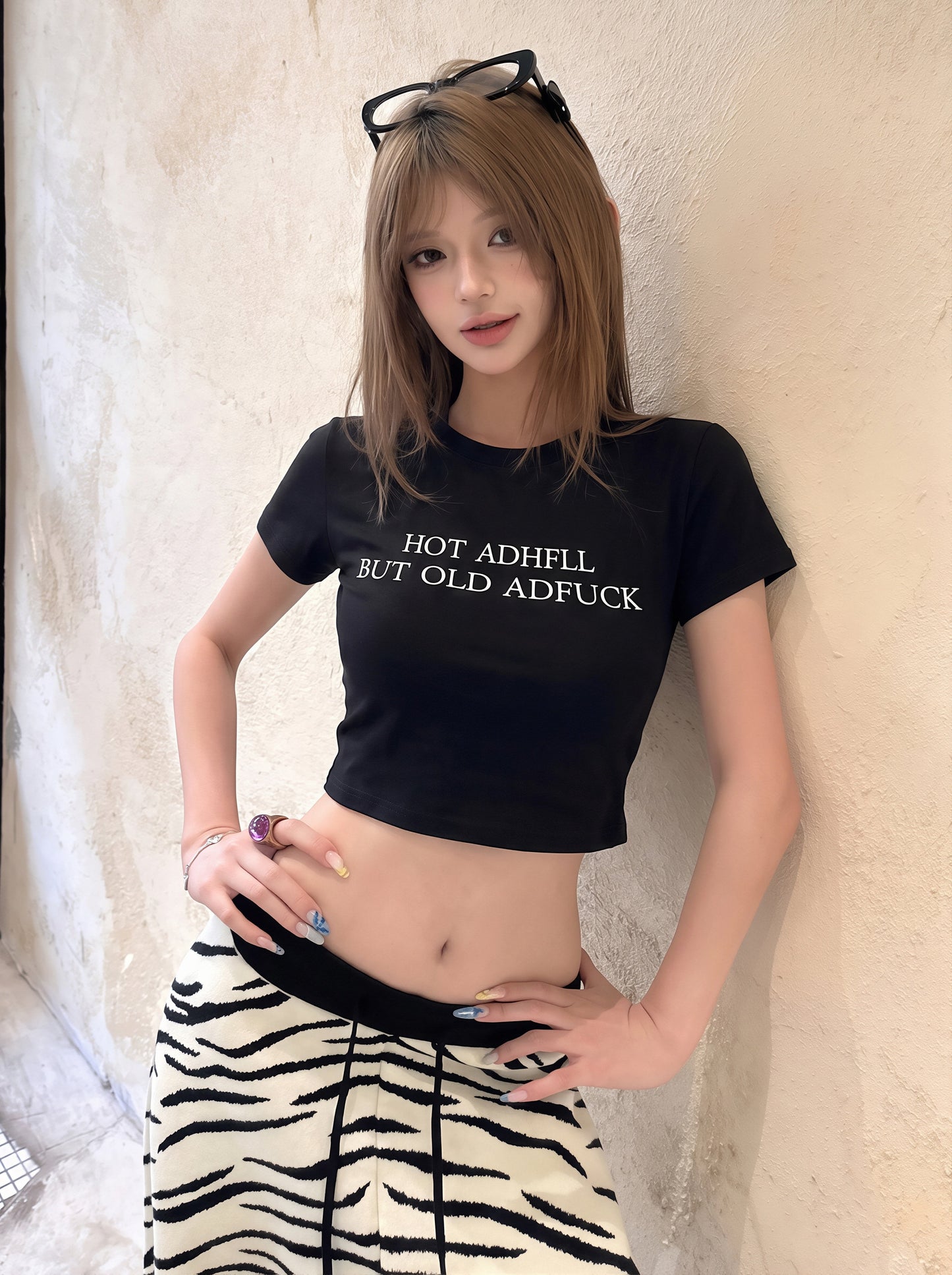 【tops】2色展開半袖ショートトップス Q8726