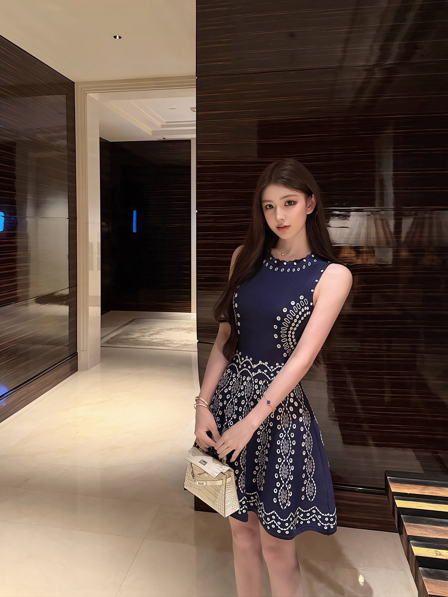【dress】ノースリーブ刺繍柄ワンピース Q8869
