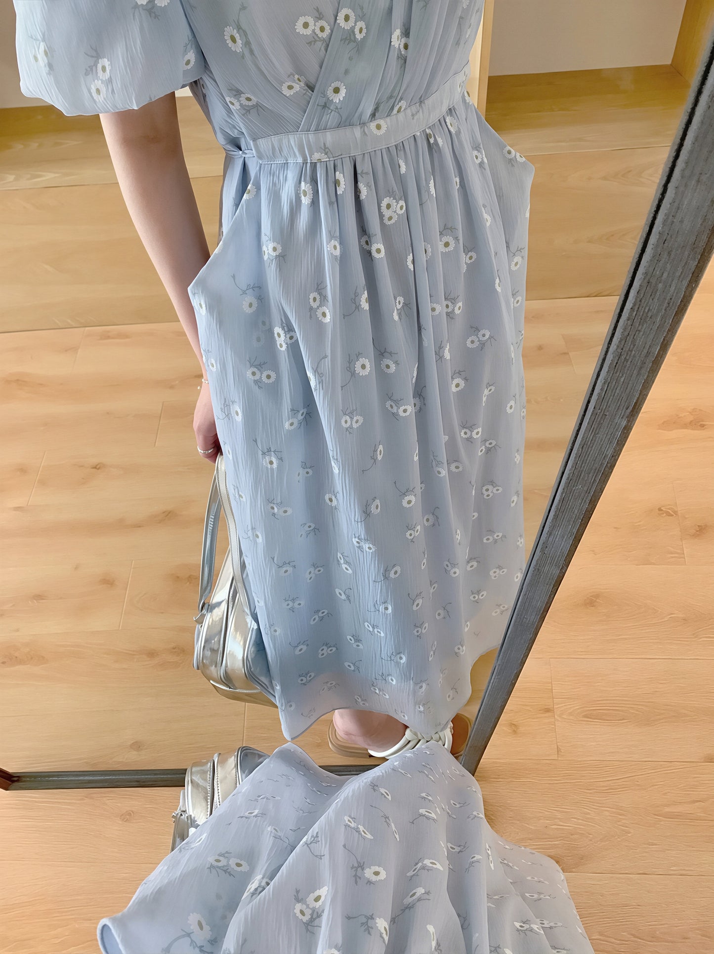 【dress】クロスネックフラワー柄ロングワンピース Q8877