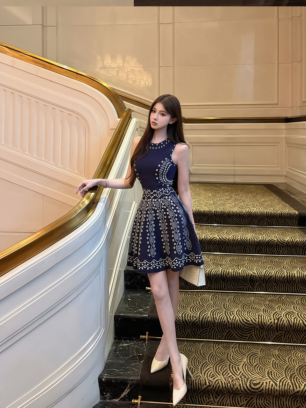 【dress】ノースリーブ刺繍柄ワンピース Q8869