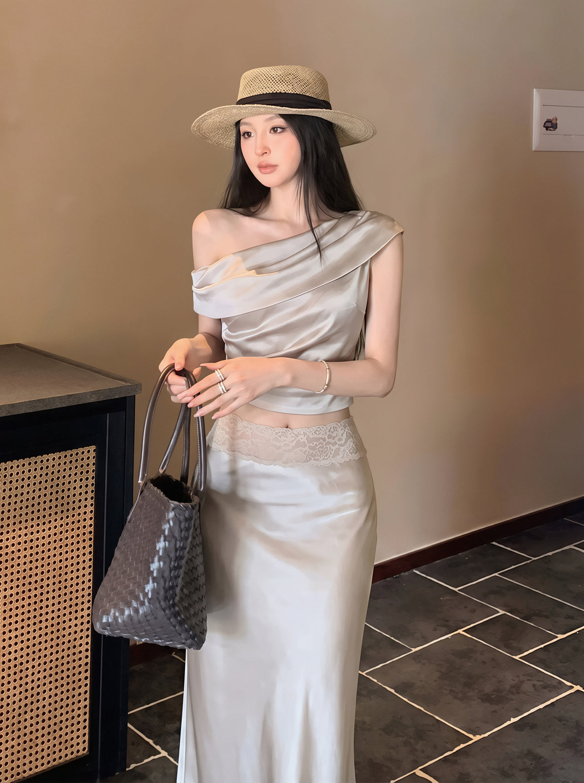 【set】ワンショルダートップス×レースドッキングロングスカートセット Q8792