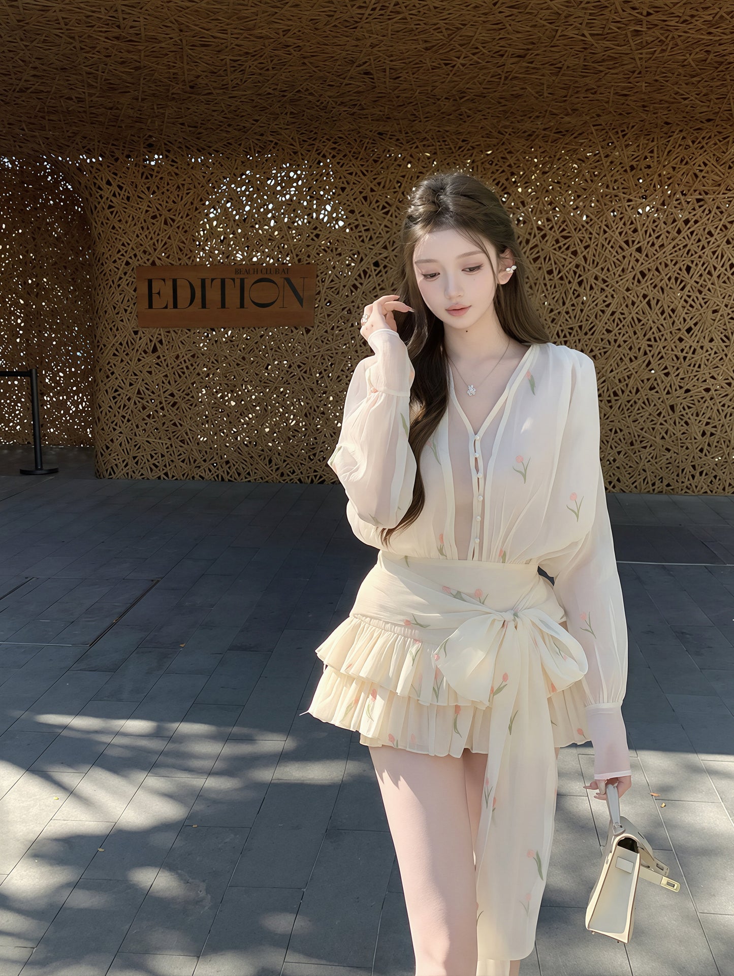 【dress】バックオーポン刺繡フラワーティアードワンピース Q8874