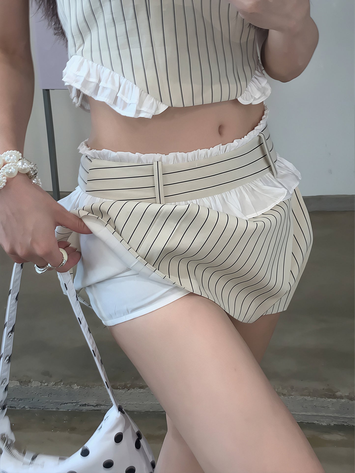 【set】ギャザーフリルキャミソール×ミニスカートセット Q8856