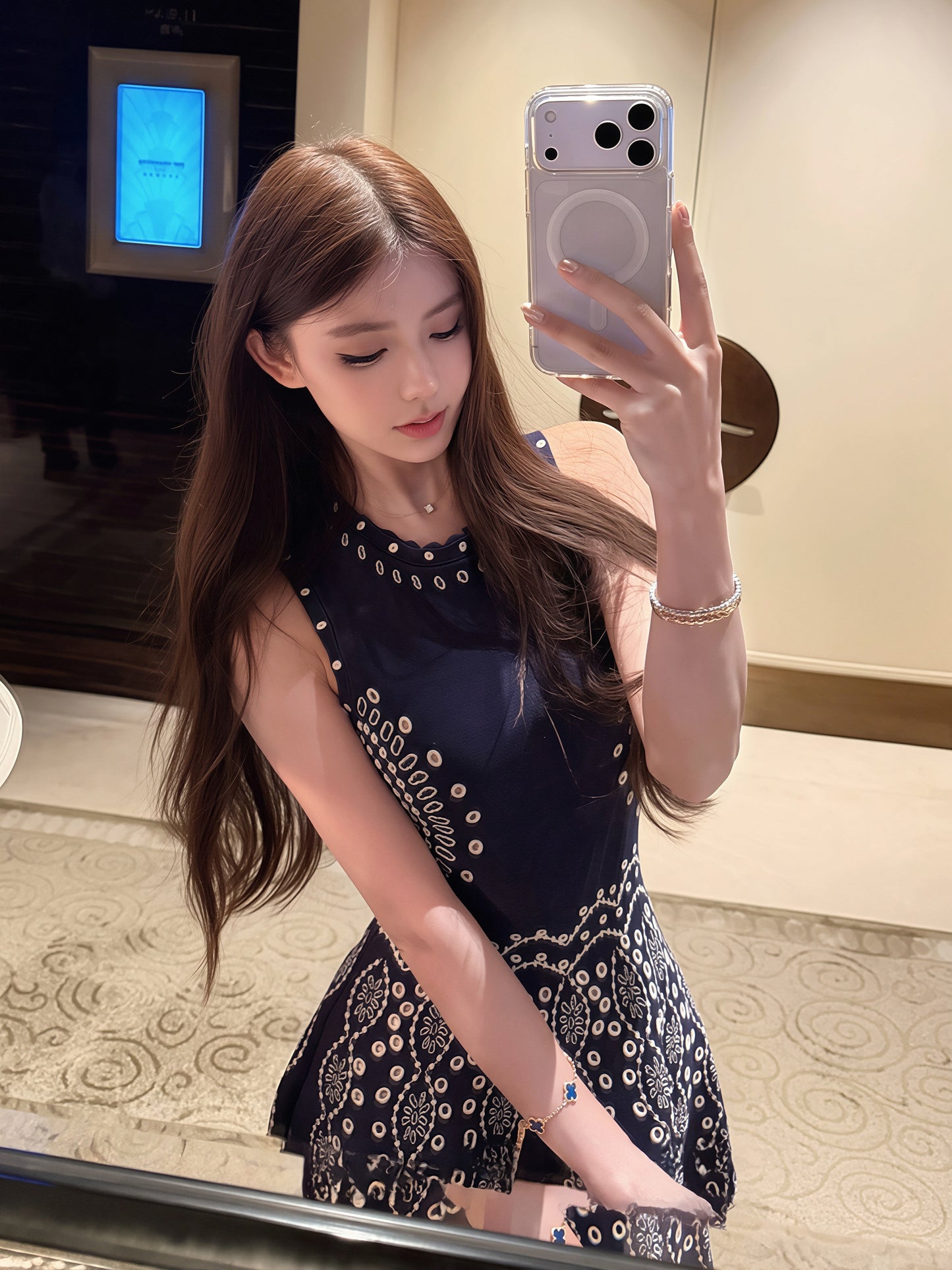 【dress】ノースリーブ刺繍柄ワンピース Q8869