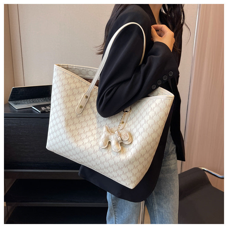 【小物】3色大容量ショルダーバッグF8175