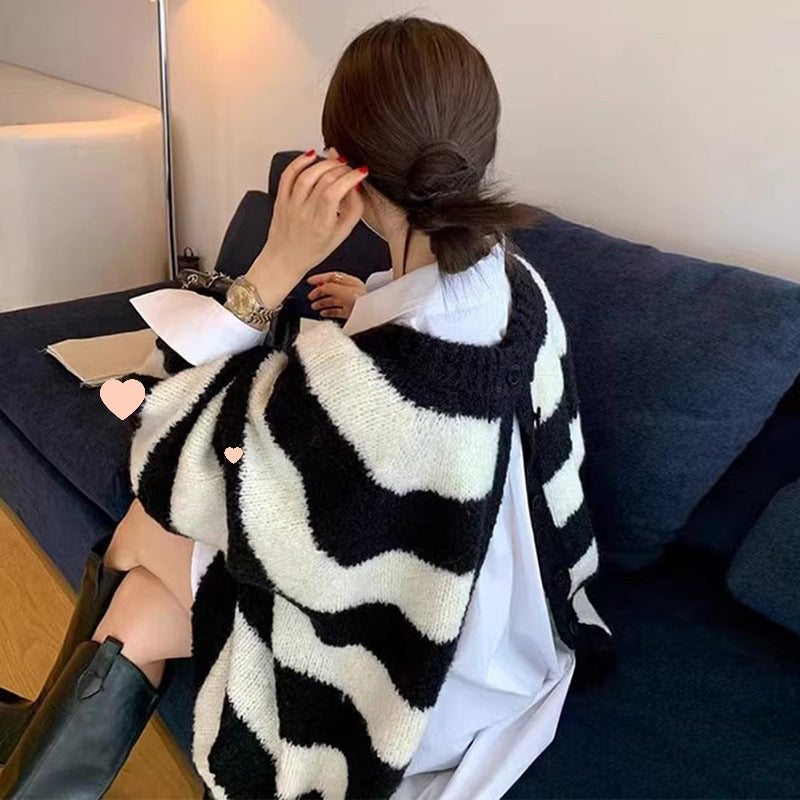 【tops】Vネック長袖ニットセーターG24010