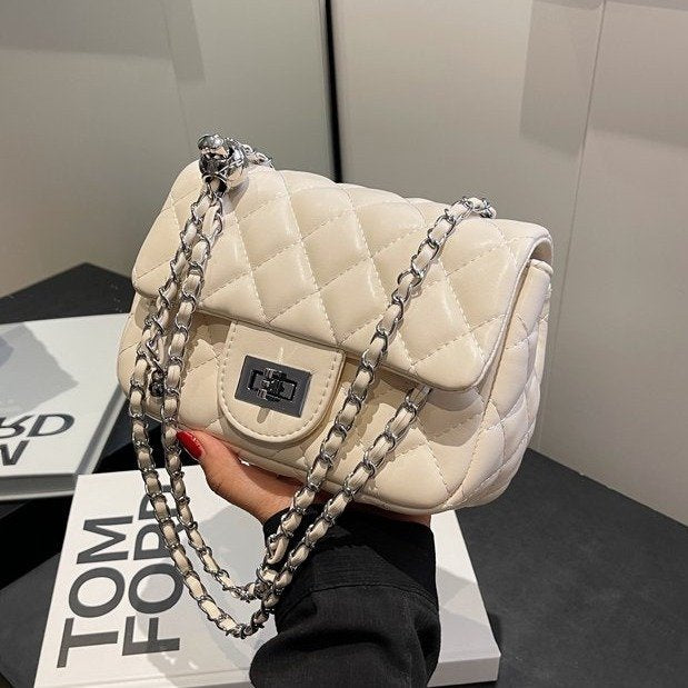 【小物】3色メッセンジャーバッグF8125