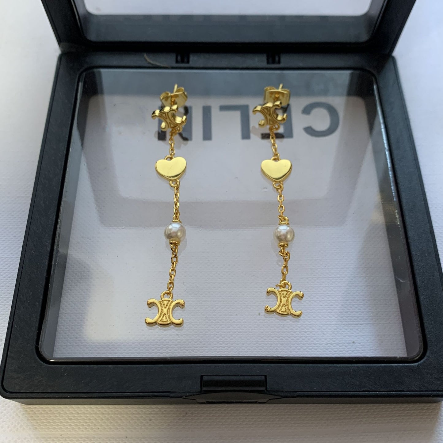 【小物】英字柄パールピアスアクセサリーG21625