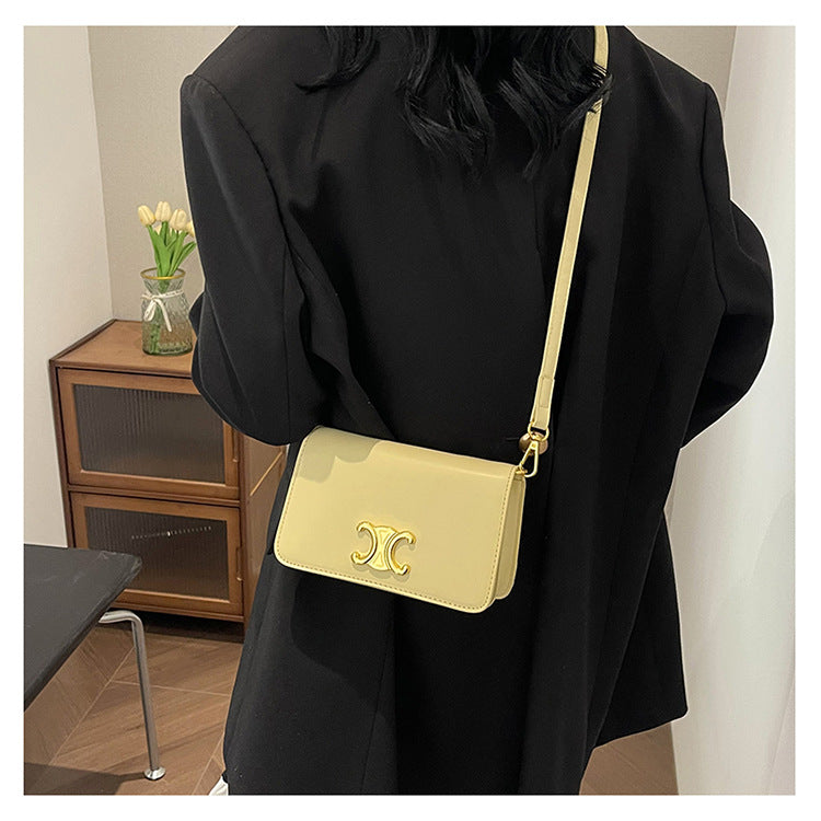 【小物】4色メッセンジャーバッグF7692