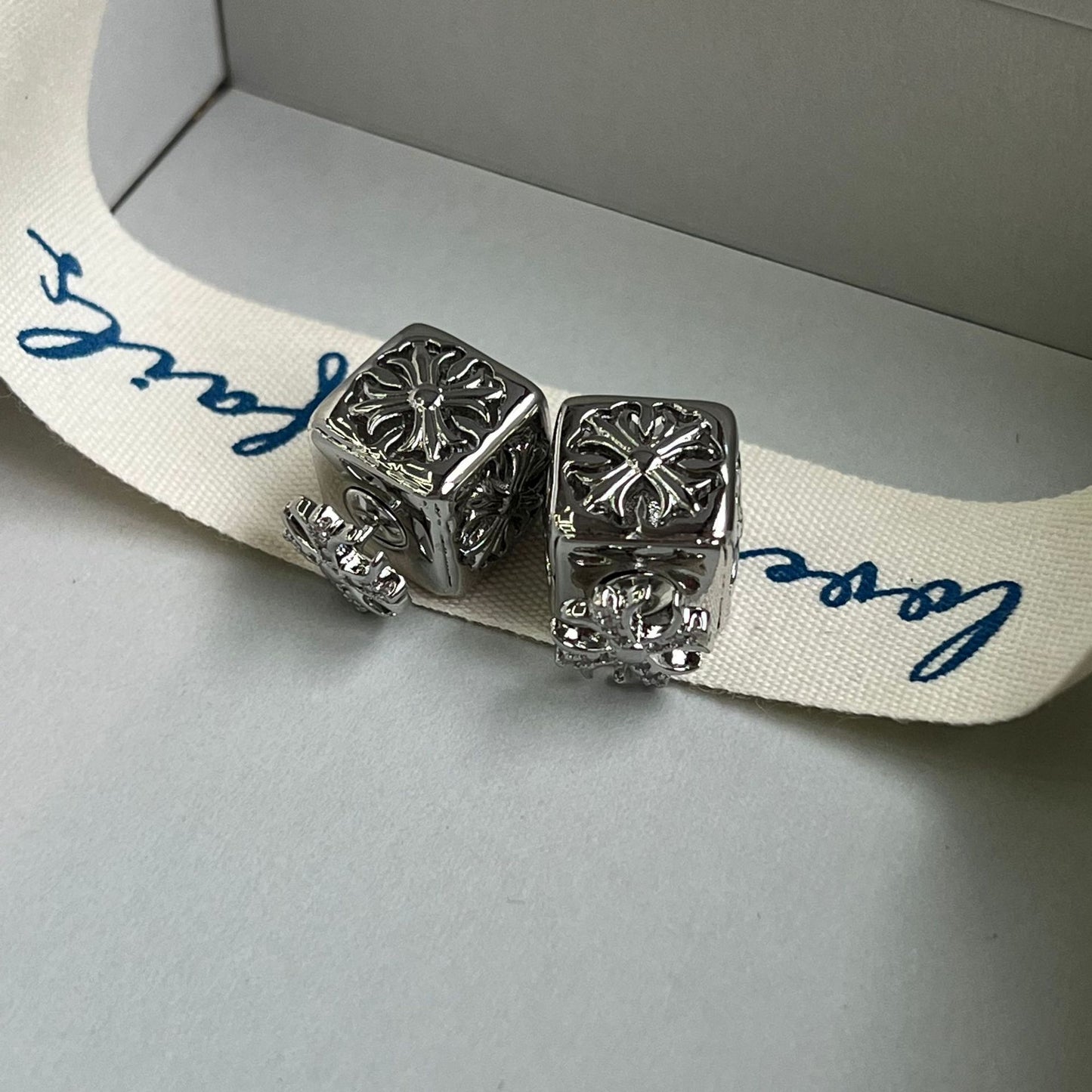 【小物】キラキラピアスアクセサリーF8064