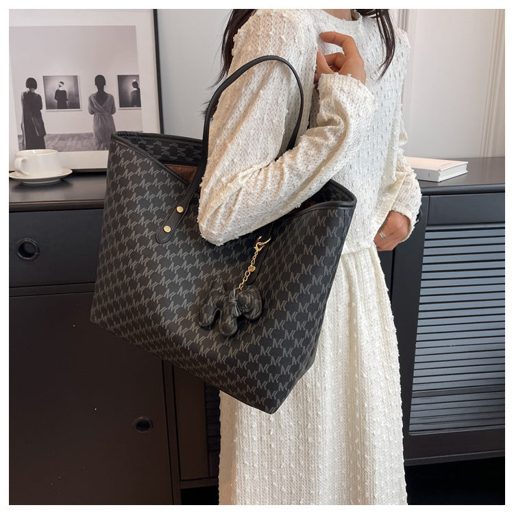 【小物】3色大容量ショルダーバッグF8175