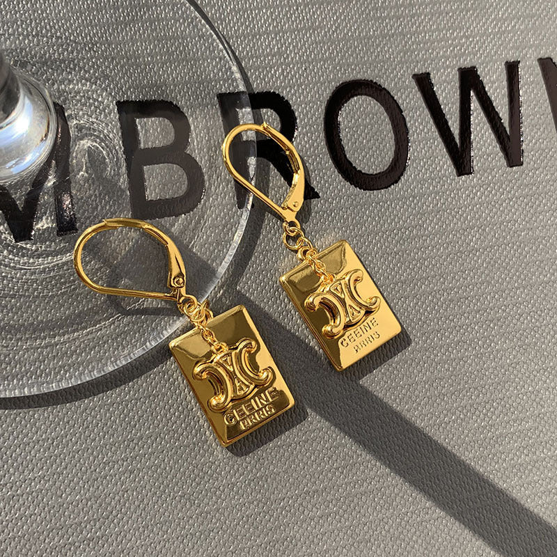 【小物】英字柄イヤリングアクセサリーG21645