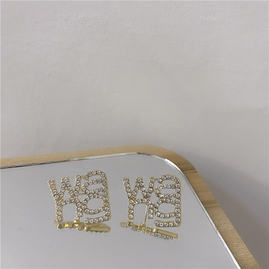 【小物】キラキラ英字柄ピアスアクセサリーF7912