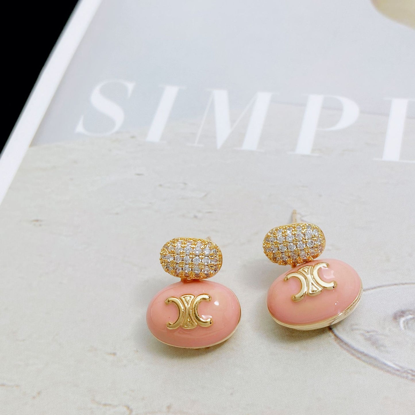 【小物】英字柄ピアスアクセサリーG21642