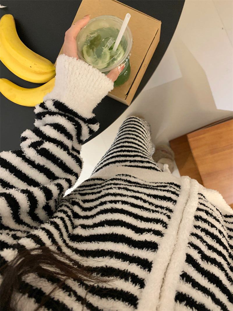 【ホーム・生活】秋冬厚手裏起毛ストライプ柄上下セットルームウェアパジャマG24581