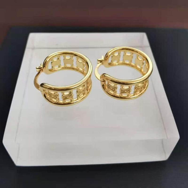 【小物】英字柄ピアスアクセサリーG21636