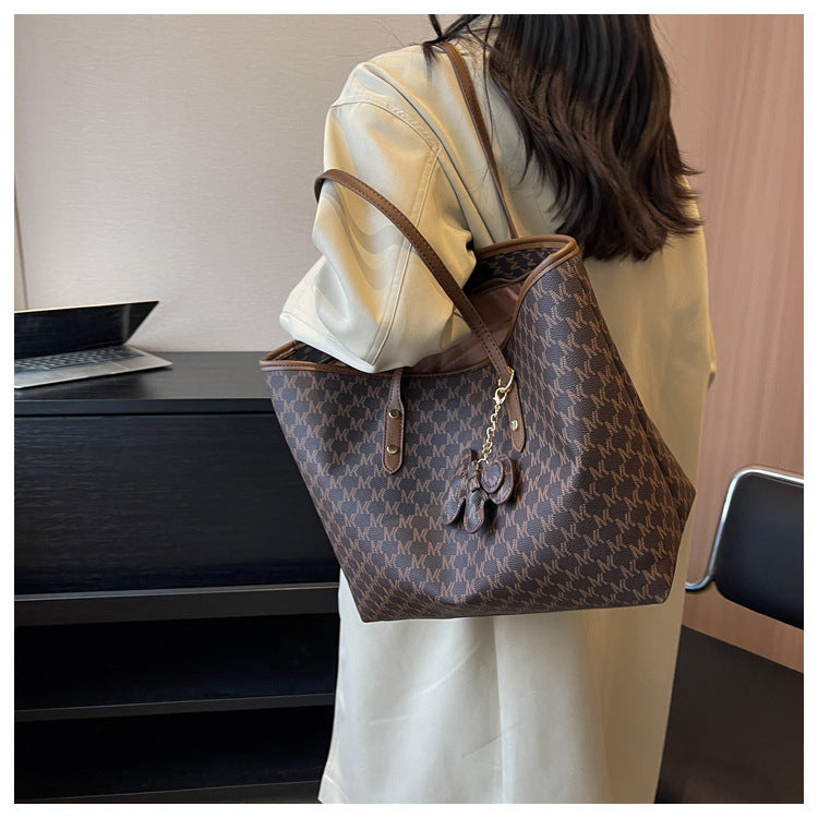 【小物】3色大容量ショルダーバッグF8175