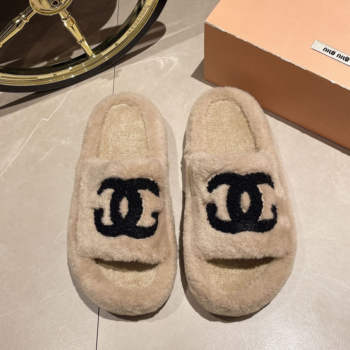 【shoes】4色ファースリッパF8360